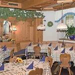 Bayerischer Hof 3*