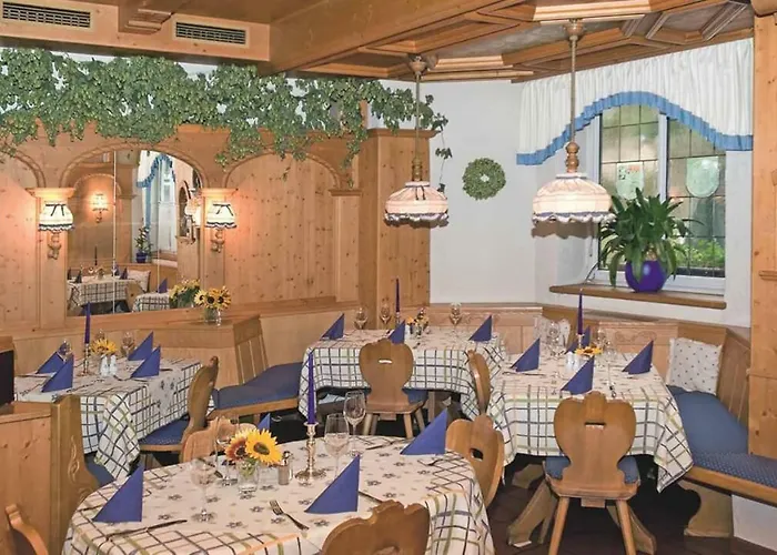 Bayerischer Hof 3*